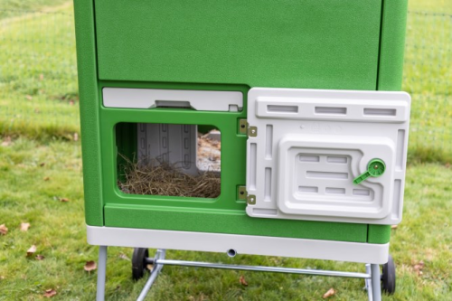 Mobile Coop aus Kunststoff