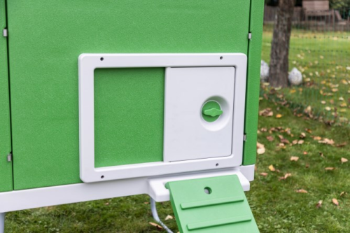 Mobile Coop aus Kunststoff