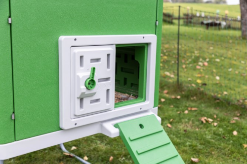 Mobile Coop aus Kunststoff